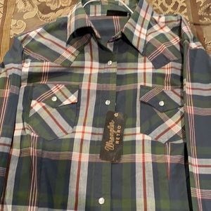 Women’s Wrangler retro pearl snap shirt Large NWT